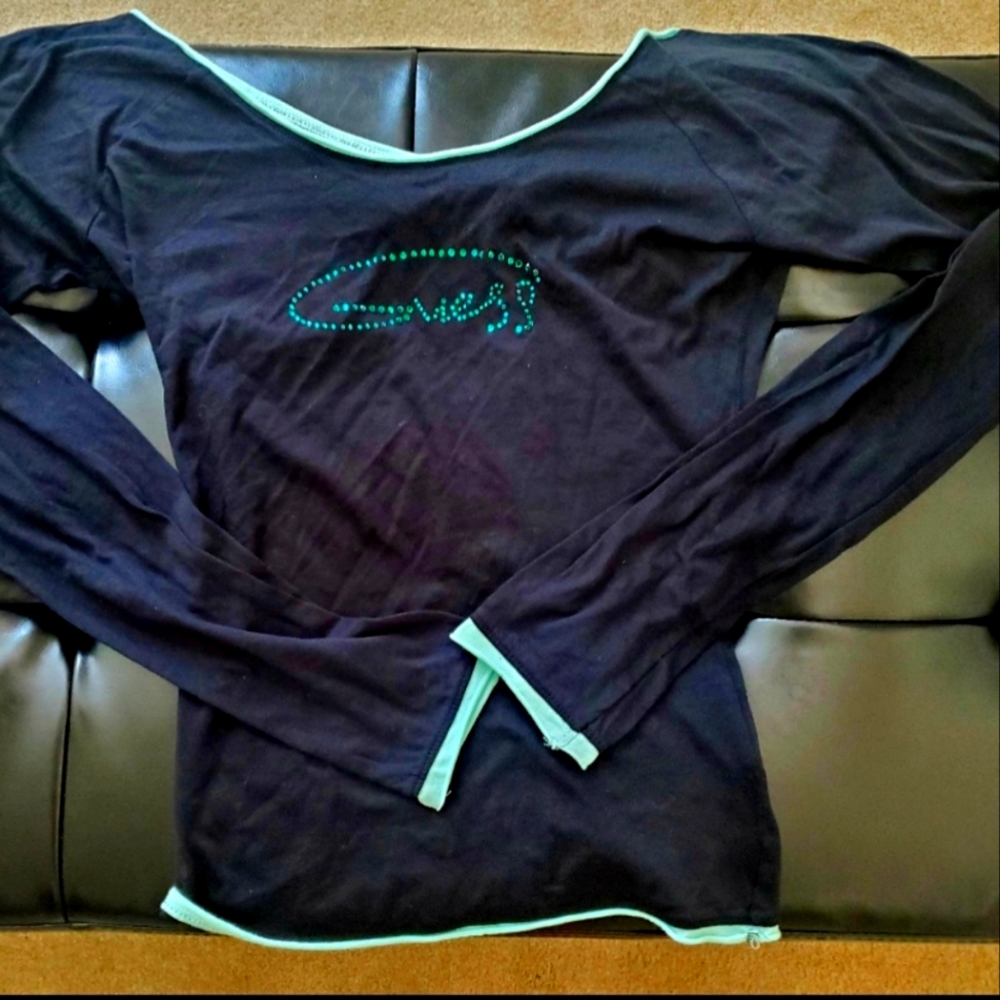 Guess long sleeved top (NWT)